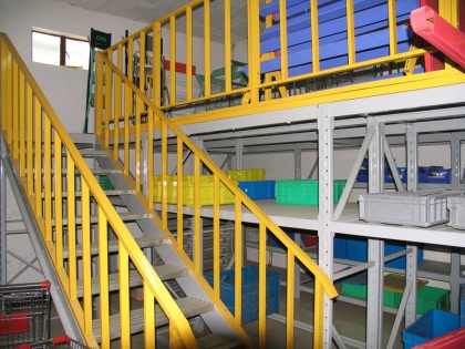 倉(cāng)庫(kù)貨架